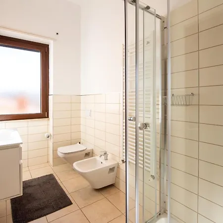 Ferdi - Trilocale O Mansarda * カステル・ディ・サングロ