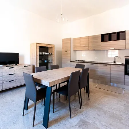 Ferdi - Trilocale O Mansarda *